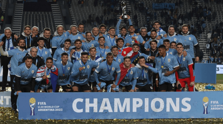 X \ Uruguay Football ENG على X: 2004 - Danubio Uruguayan league champions  for the 2nd time • Final: 1-0 v. Nacional 🥇 • Clausura: 🥇 • Sudamericana:  Preliminary 🔻🇺🇾 League Winners🔻